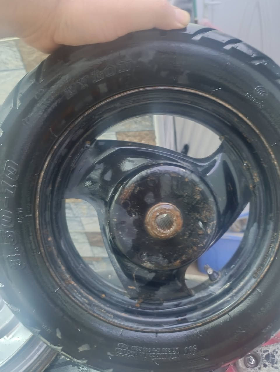 ويل ماكس مغولي امامي الرصاصي 
ويل ماكس عدله خلفي مع تاير نضيف بس بي بسمار ناعم هم يرهم للمنغولي 
قيم واخذ


**إذا كنت صاحب هذا الإعلان وتريد حذفه لأي سبب، رجاءا أرسل رسالة إلى الدعم الفني**