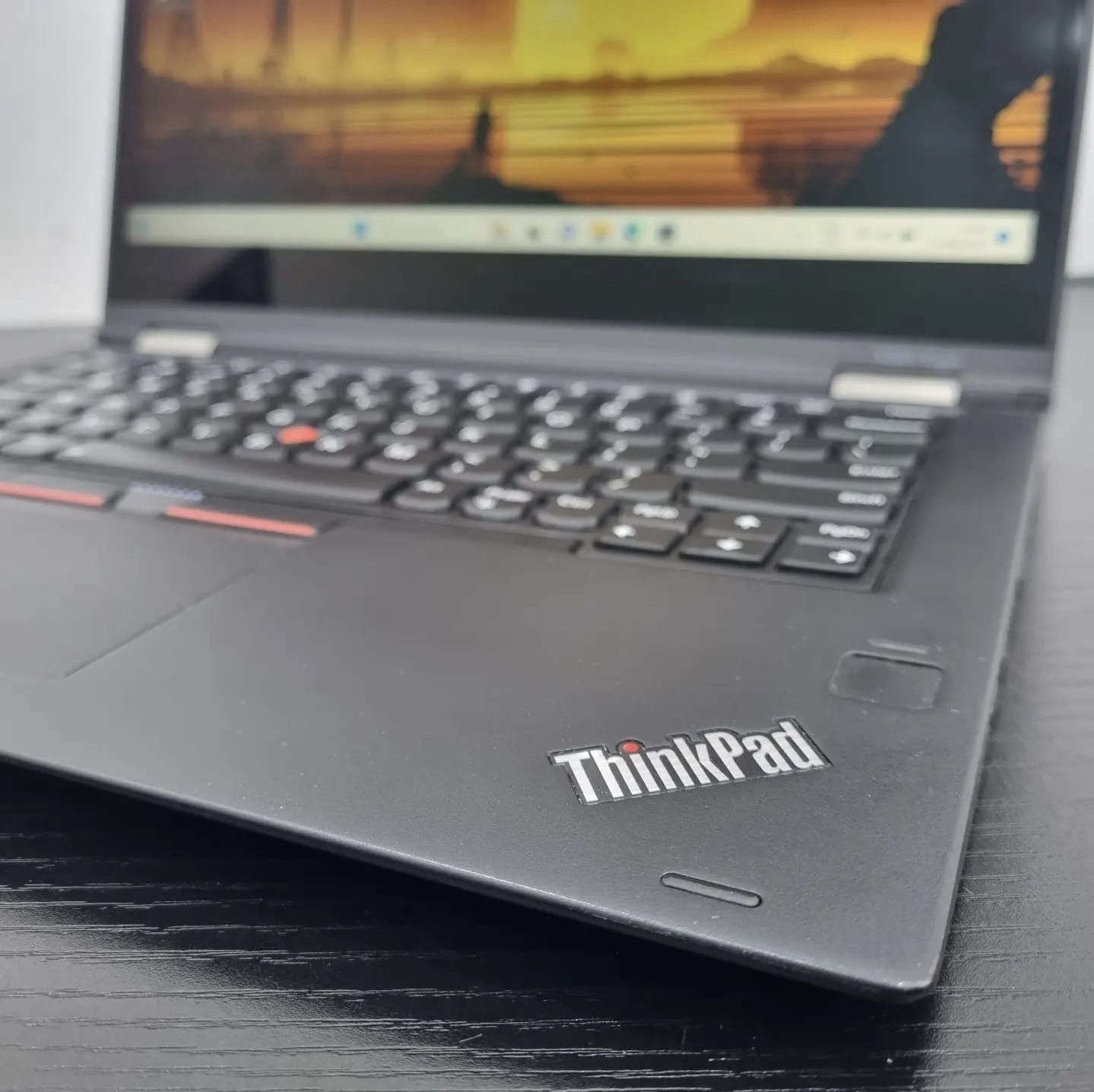 لابتوب Lenovo yoga x390 لمس قلاب 
المعالج core i5 الجيل الثامن
رام 8 كيكا DDR4
الهارد 256 كيكا SSD
كرت الشاشه Intel Uhd 630 حجم 4 كيكا
الشاشه حجم 13.5 انج ضد التوهج دقة fhd 1920x1080 نوع ips لمس قلاب 360 درجة مع القلم الاصلي للجهاز 
باتري ليثيوم 6 خلايا  شحن سريع 65 واط والباطرية ممتازة وشاحن تايب سي 
كامره دقة hd تحتوي قفل فتح وغلق الكامرة 
بصمة اصبع نضام حماية 
 منفذ تايب سي و رام  وhdmi وباقي المنافذ   الحاسبه كلش نضيفه وحلوه
السعر 350 الف النجف, العراق


**إذا كنت صاحب هذا الإعلان وتريد حذفه لأي سبب، رجاءا أرسل رسالة إلى الدعم الفني**