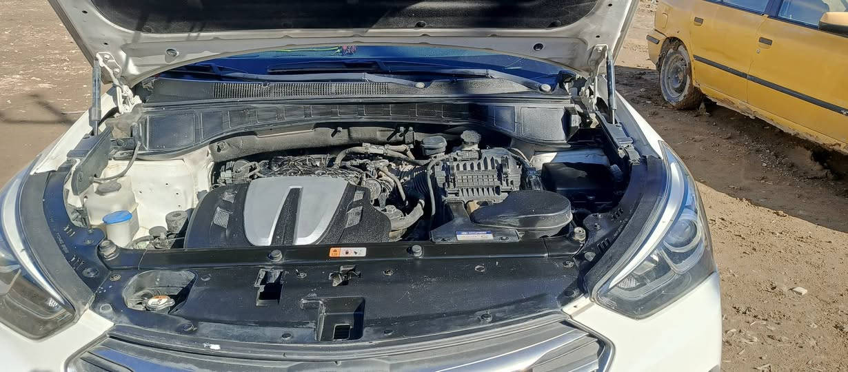 السلام عليكم 
سنتافي18 خليجي 6سلندر فول مواصفات عدا الفتحة ماشيه 125رقم جديد باسمي جاهزه من كلشي بية شخط بسيط وشبر بالجاملغ الامامي صلحتهن والباقي مكفول 7راكب للبيع اوالمراوس***********عارضه 215مكاني الديوانية
