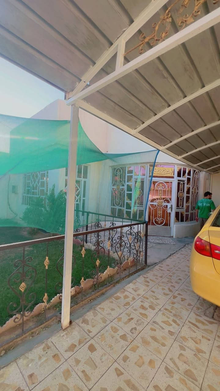 سلام عليكم مكلف ينشر بيت اللبيع ناحيه الوحده بشارع جامع الامام علي مساحة 300
يتكون من ستقبال و صاله و مطبخ وغرفتين جوه
وغرفتين فوك 
الاستفسار الاتصال ع رقم 
***********
