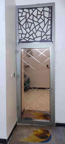 السلام عليكم 
دار للبيع مساحة 150 متر طابقين مع بيتونة ومخزن مدخلين يقع على شارع 20 في المربع الاول المحمودية حي السلام الطابق الارضي يتكون من استقبال ومطبخ وصالة وغرفة نوم ومجمع صحيات 
الطابق الثاني يتكون من ثلاث غرف نوم ومجمع صحيات والثالث بيتونة مع مخزن و السطح شتايكر 
للتواصل مع صاحب الدار 
‭0771 155 8022‬
او الاتصال معي 
***********
السعر 200 وقابل للتفاوض المحمودية
