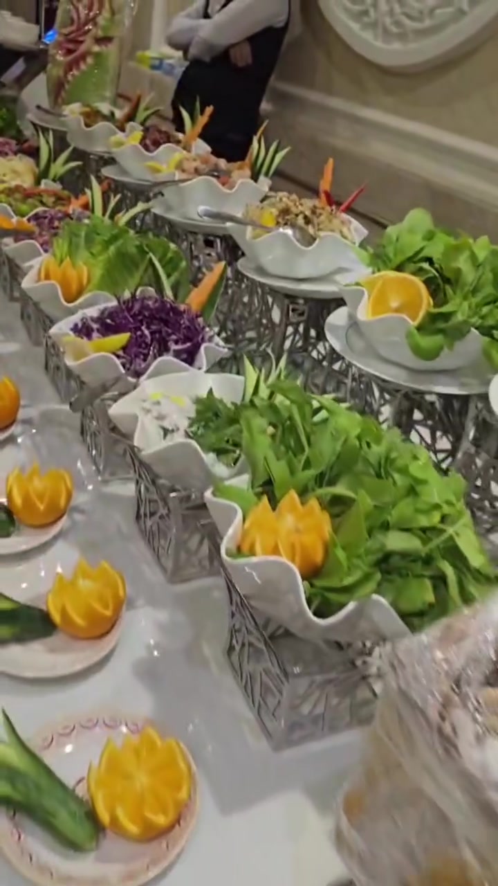 🍽️✨ وجبة عشاء بنظام البوفيه المفتوح لمعتمرينا الكرام في المدينة المنورة ✨

لأن راحة ضيوف الرحمن تأتي في مقدمة أولوياتنا، نحرص على تقديم وجبات متنوعة وشهية بنظام البوفيه المفتوح، لتلبية مختلف الأذواق وسط أجواء مريحة وخدمة راقية.

نسأل الله أن يتقبل من معتمرينا صالح الأعمال، وأن يجعل رحلتهم عامرة بالطاعة والسكينة.

🌙 رحلتنا القادمة تنطلق بتاريخ 20/7
✈️ طيران مباشر من مطار البصرة الدولي
🏨 فنادق مميزة وقريبة
🍽️ ثلاث وجبات يومياً بنظام البوفيه المفتوح
🎁 هدايا وحقائب للمعتمرين
🚌 رحلة سياحية إلى جدة
🤝 يرافق الرحلة كادر إداري وديني متمرس

شركة فوق السحاب للسفر والسياحة... لأن خدمة ضيوف الرحمن شرفٌ نعتز به.

🤲 خدمة ضيوف الرحمن شرف نعتز ونفخر به
💚 لأننا لسنا الوحيدين... ولكننا الأفضل دائمًا 🌟

ــــــــــــــــــــــــــــــــــــ
 #شركة_فوق_السحاب_للسفر_والسياحة ✈️
💫 فوق السحاب… لأن التميّز عدنا عادة مو صدفة!

📞 *********** | *********** | ***********
📍 ميسان – شارع دجلة – قرب سوق ممتاز
