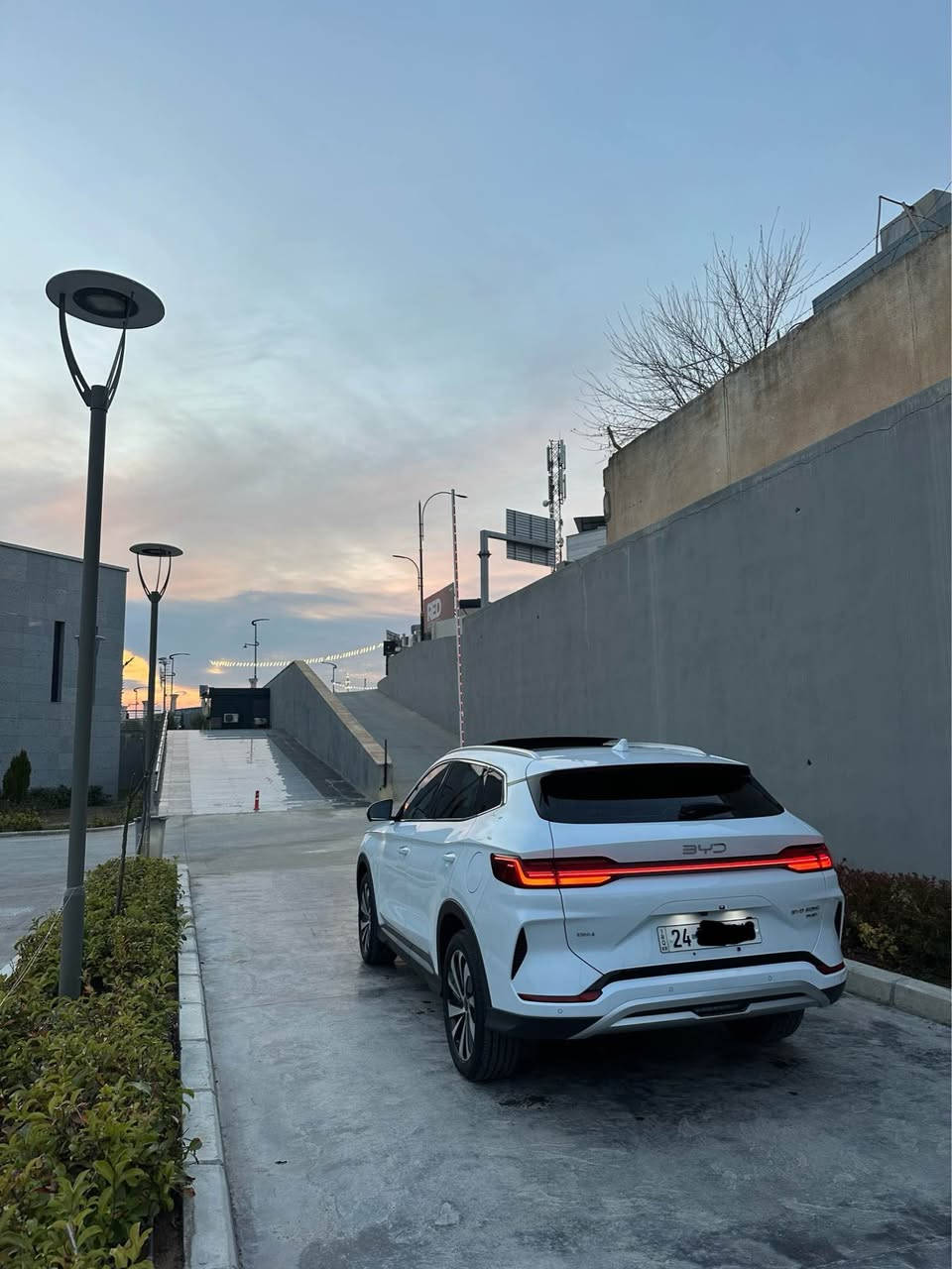 BYD SONG PULAS
FWD Tyep -10
پاترى 120  
سياره زه مانه 
پاتري ٨ سال زه مان 
گيرو مه كينه. ٦ سال زه مان 
تني ٨ هزاران ياب ريفه چوى 
رقم دهوك و كيتابا جام رهشي دگه له 
كلين تايتل 
قپات مواصفات 
سياره جاهزه 
تني فروتنه. تبديل نينه 
سعر 236 و مجال 
***********📞 زاخو, دهوك
