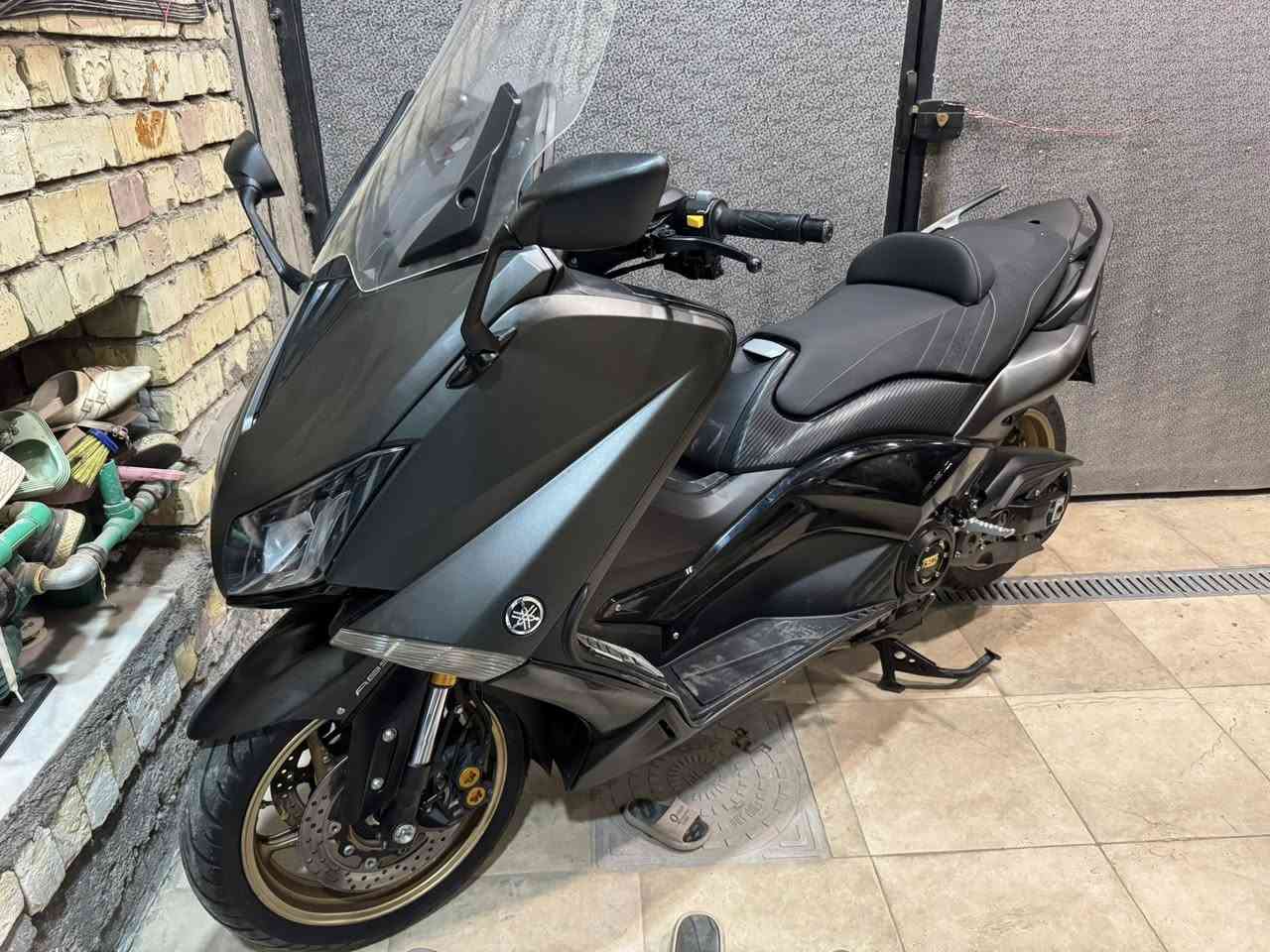 السلام عليكم دراجه للبيع
TMAX 2017 ايرون ماكس 
فول مواصفات بصمه رمبه جديده بمعنى الكلمه المسافه المقطوعه (ماشيه) 24km
الدراجه كفاله عامه كلشي بلادي من الرمبه 
الراغب بالشراء ***********
