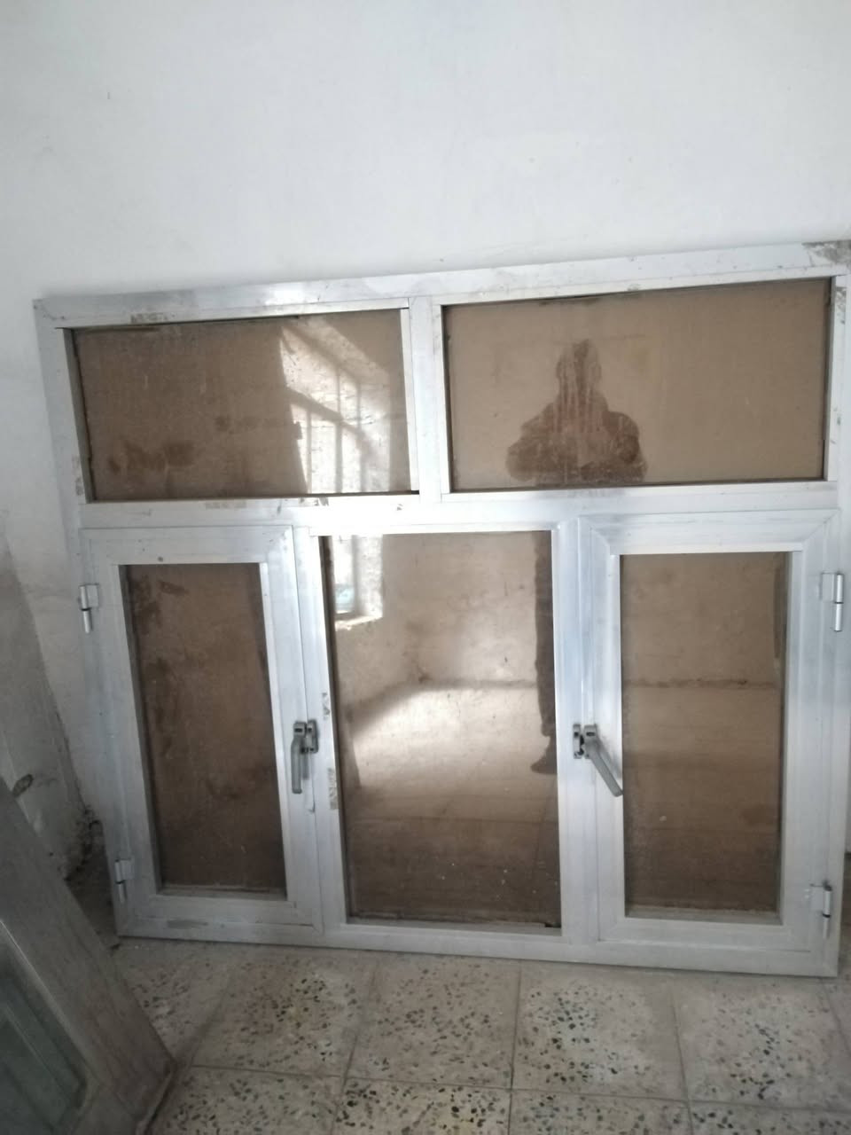 أبواب للبيع بغداد حي الجهاد اتصال *********** بو المنيوم قاصة مع جرجوبة ٩٥ في ٢ متر الخشب مع جرجوبة واحد متر. في ٢ متر ا
