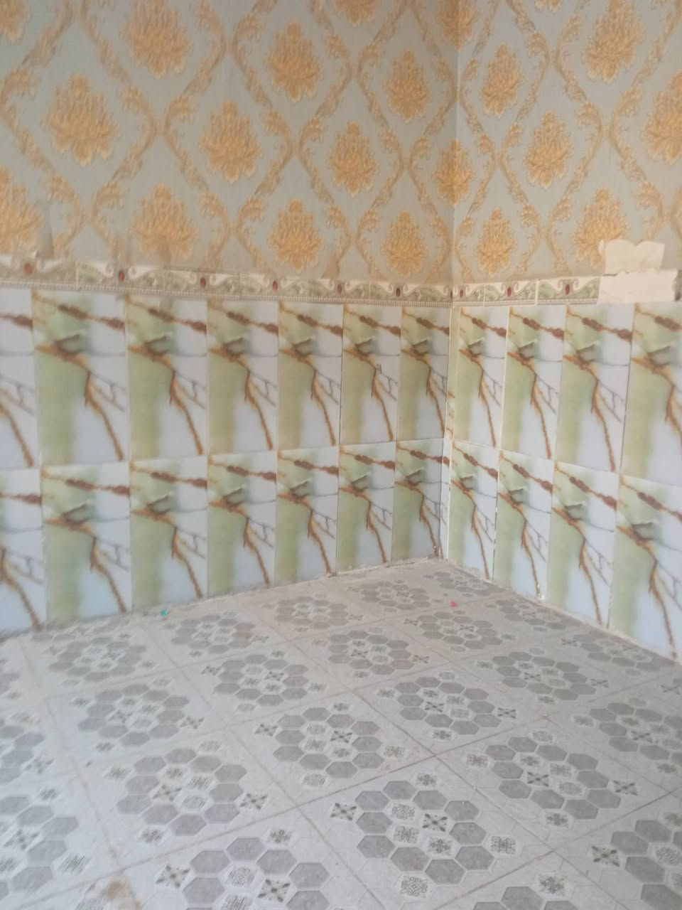 السلام عليكم سعر 50 متر للايجار حي النداء قرب مطعم زمزم تفاصيل ***********
