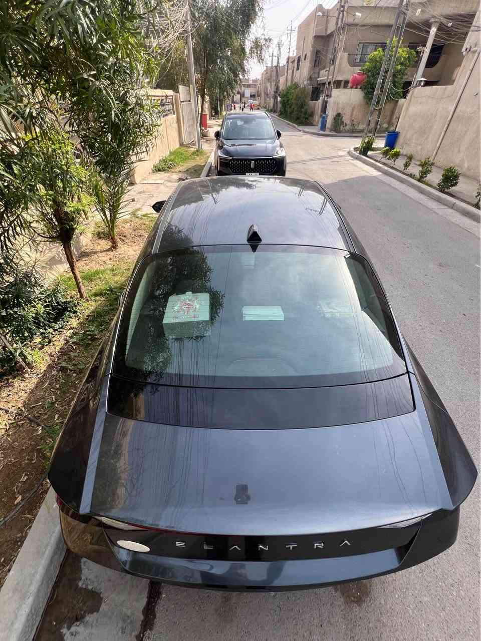 🚘 النترا 2021 نفطي – 2000cc
سيارة مرتبة ونظيفة وجاهزة للاستخدام 👌✨

▪️ الوارد: بدون حادث (سرقة قطعتين)
▪️ الممشى: 108 ألف كم / 67 مايل 📏
▪️ الرقم: دهوك باسمي (تحويل أو وكالة) 📄

المواصفات:
• تحكمات ستيرن 🎛️
• رادارات جانبية 📡
• قيادة ذاتية 🤖
• تحديد مسار 🛣️
• مانع اصطدام ⚠️
• تشغيل عن بعد 🔑
• دخول ذكي + صندوق ذكي 🚪
• كروز كنترول 🚗💨
• 3 مودات قيادة: Smart / Normal / Sport 🏁
• كامرة 360 درجة 📷
• لايتات زينون 💡

الميكانيك:
كير ومكينة بحالة ممتازة ✔️🔧
بنيد وجاملغ مبدلات تجاري

ملاحظة:
صار بيها ضربة باردة على إيدي البابين جهة السكن.

💰 السعر: 132 ورقة وبيها مجال بسيط.

📍 المكان: بغداد
📞 ***********
متوفر اتصال وواتساب 📱

✨ سيارة مريحة بالسواقة، اقتصادية بالبنزين، ومواصفاتها حلوة بغداد, العراق
