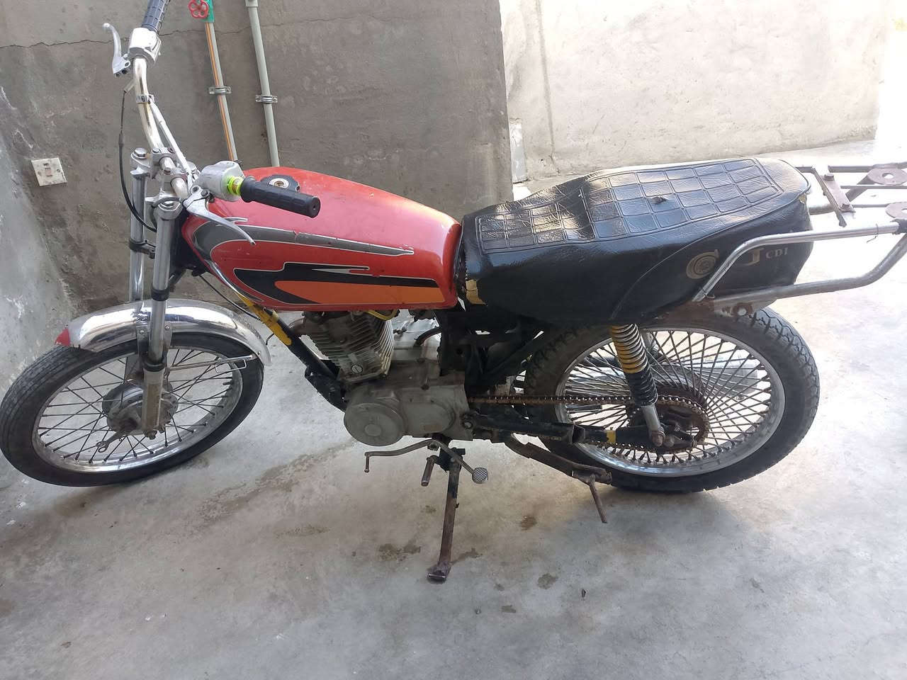 السلام عليكم عندي هاذه الموطور للبيع شغال شرط اريدو /125/***********/
