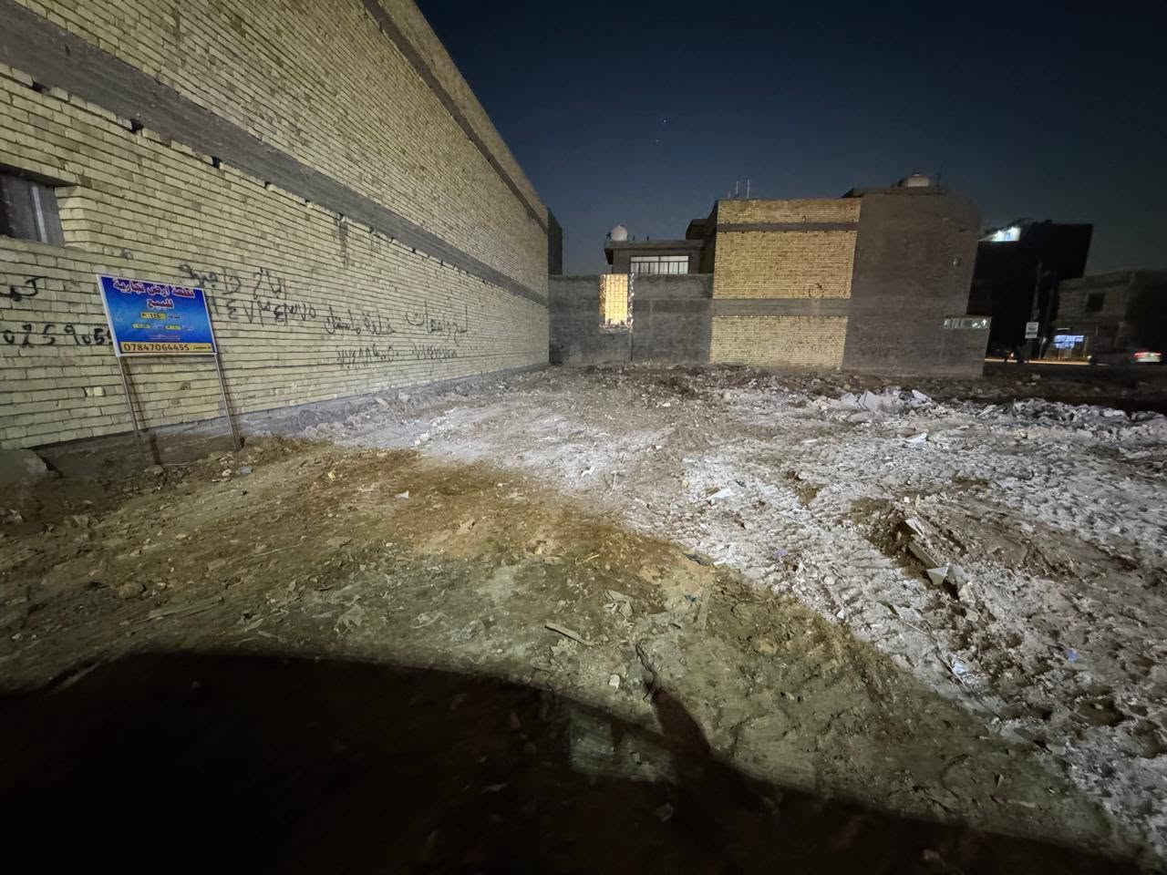للبيع قطعة أرض مميزة في الدورة / حي دجلة

📍 على شارع الصفوة التجاري
📍 قرب شارع الإبداع
📍 مقابل شارع 15 مباشرة

📐 المساحة: 115م²
الواجهة: 5م
النزال: 23م

تصلح للسكن أو الاستثمار أو بناء عمارة شقق أو محل تجاري.

***********

السعر 100 وبي مجال بسيط
