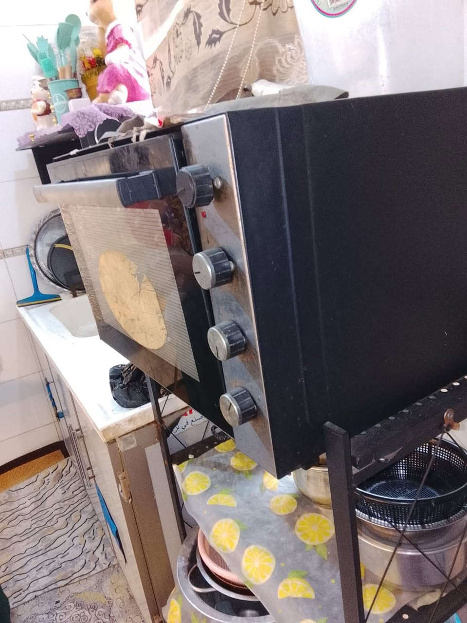 سلام عليكم اخوان طباخ  نضيف نضافته 90 :100وشرط شغل اتفحصه يمي ابيتنه وتشوفه كلش شغال كامل الى تاخذه مكاني البصره ابو الخصيب رقمي***********
