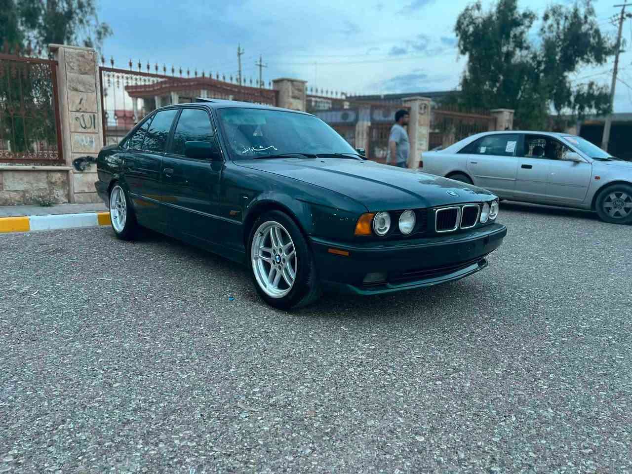 سلام عليكم 
بسم الله ماشاء الله🥰🧿
اسيا// ***********
سياره بي ايم موديل 1992محدث1995ايم  بيلاد 525بيلاد اوتوماتيك رقم سليمانيه بسمنا  انطيك شرط تحويل سياره داخلها اسود او 4 جام كهربائي كشنات كهربائي سياره بس صبغ  عام لل جماليه تايرات جديد تخم ويل جديد بجم عريض محرك كير شرط دفتر بانزين بسمي شراي خابرني مكان سياره كركوك داقوق
