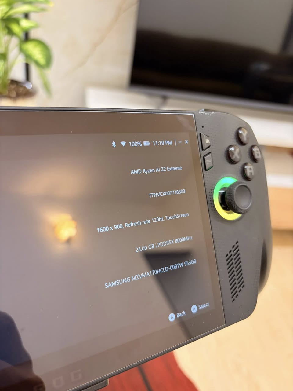 سلام عليكم
للبيع جهاز ASUS ROG Xbox Ally X، الجهاز بحالة ممتازة ونظيفة جداً، جاهز للاستخدام ومحمي بالكامل. الجهاز يأتي مع كامل ملحقاته الأصلية والكرتون.
المواصفات التقنية:
 المعالج: AMD Ryzen™ Z2 Extreme (أداء قوي جداً).
 الرام (RAM): سعة 24GB LPDDR5X.
 التخزين: 1TB SSD فائق السرعة.
 البطارية: 80Wh (أداء بطارية ممتاز يدوم لساعات طويلة).
 الشاشة: 7 إنش، 120Hz، دقة Full HD (تجربة بصرية ممتازة).
 النظام: Windows 11 (يدعم مكتبة ألعاب الـ Xbox وجميع منصات الـ PC).
الإضافات المرفقة:
 لزكة حماية (Screen Protector) مثبتة على الشاشة.
 كفر خارجي (White Case) لون أبيض للحماية.
 كامل الملحقات والكرتون الأصلي.
السعر: 1,300,000 دينار عراقي (مليون وثلاثمئة ألف)، والسعر بي مجال بسيط للطيبين.
مكان التواجد: بغداد - حي الجهاد.
للتواصل والاستفسار: يرجى الاتصال على الرقم: 0773204691


**إذا كنت صاحب هذا الإعلان وتريد حذفه لأي سبب، رجاءا أرسل رسالة إلى الدعم الفني**
