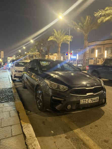 سلام عليكم كيه فورتي لبيع موديل 2021نص موصفات حادثها موضح بل صوره جاملغ الخلفي الأيسر راجع حار  وبارد بصيط بل باب ويرادلها بارد كلش خفيف بل جاملغ الخلفي الايمن رايدها 137بيها مجال حك الجيه  مكاني يرموك اربع شوارع رقمي لتواصل ***********
