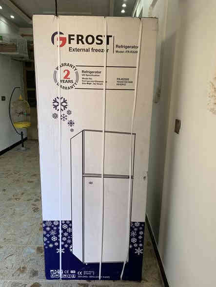 سلام عليكم 
ثلاجه حجمها 28 قدم الثلاجه بعده بكارتونتها سعرها 300 ألف مكاني البلديات تقاطع المرور ***********
