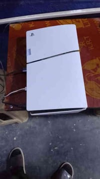 شباب.. عندي فايف نضافة 95 سعره 525  ويا جوستك واحد..  وعندي أقراص اثني...