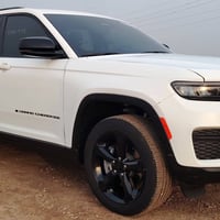 (جيب لاريدو) للبيع موديل 24 وارد امريكي فئة ابلاك توب فول عدة الفتحة ش...