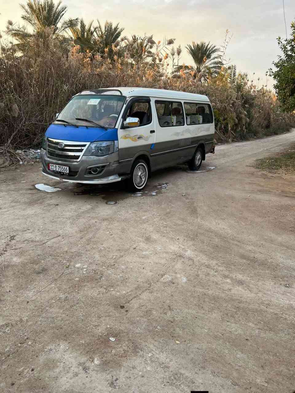 فوتو الوان موديل 12 بلاديه
سياره جاهزه من كلشي مكينه كير اكسل جدد 
رقم انكليزي بسمي تحويل ثاني يوم رقم شاصي 
تكمه بيها صبغ بس بكان لواقيه فقط لباقي مكفول 
***********.              السعر 72 بيها مجال قليل
