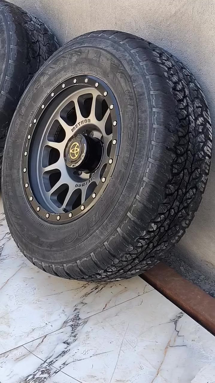 السلام عليكم ورحمه الله وبركاته 
تخم ويل جبلي مع تاير--265/70-R17..الويل مع التاير الاصلي غير تجاري بسعر400,$ سعر نهائي
***********واتس
*********** اتصال
