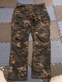 ملابس • سعر مناسب • لكل قطعة