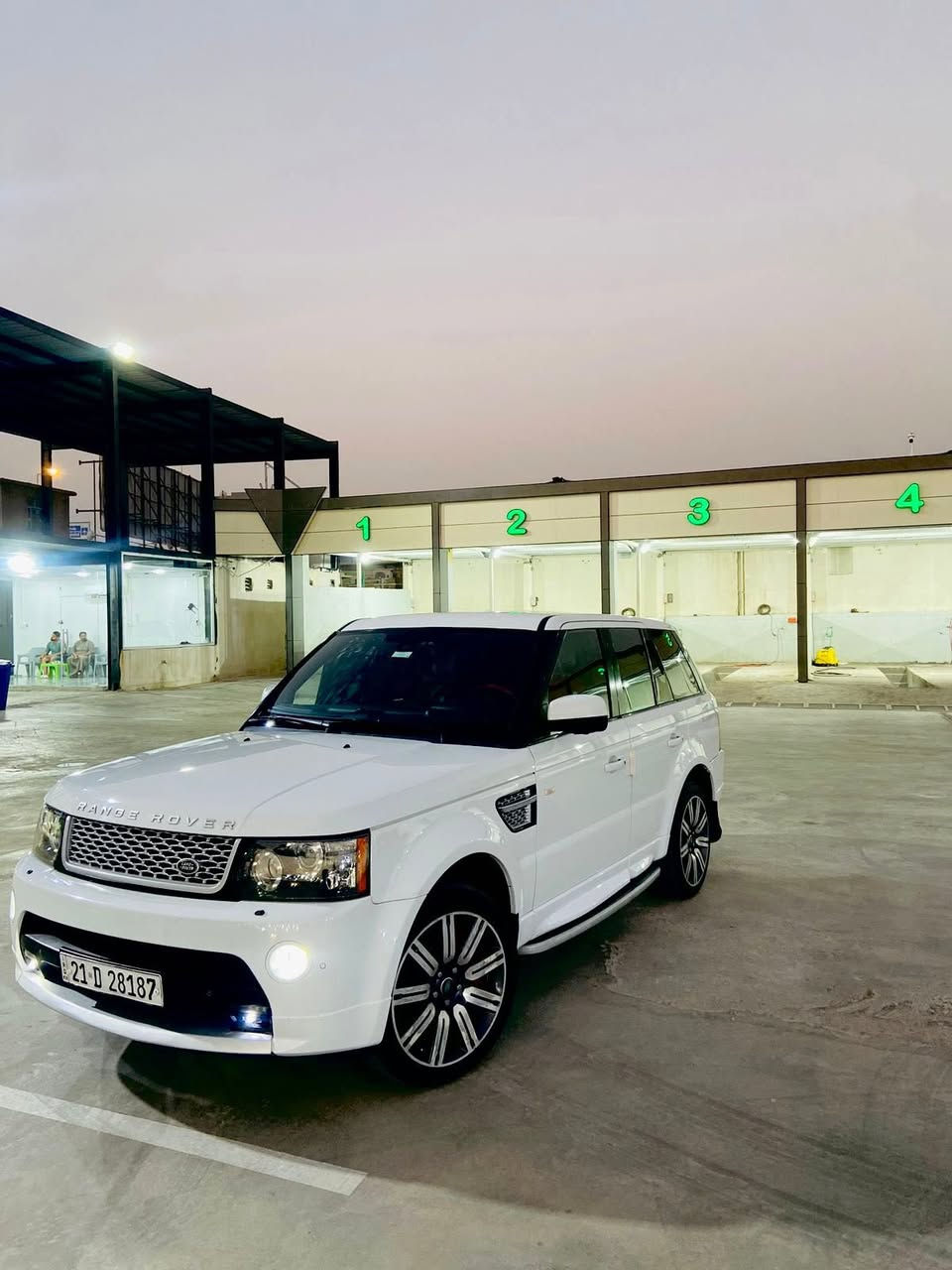 رانج روفر سبورت موديل 2012 خليجي 
السعر ب150 

صبغ قطعة واحدة 
فول مواصفات 
السيارة نظيفة بمعنى الكلمة استخدام شخصي 

العنوان البصرة ‭0770 498 4515‬
