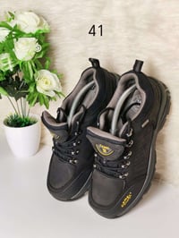 احذيه • كمية محدودة • توصيل لجميع المحافظات