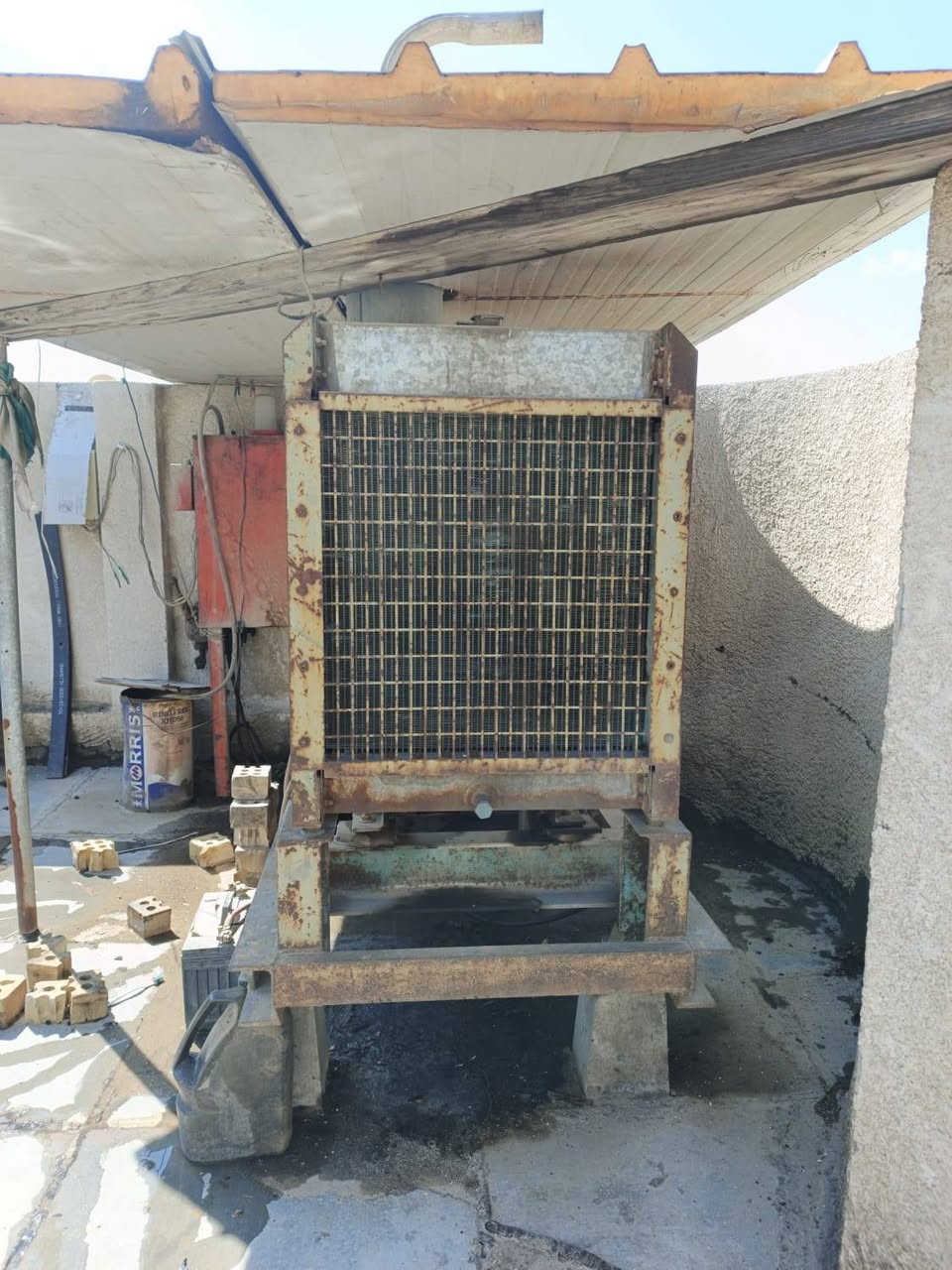 سلام عليكم مولد كمنز اربعة سلندر بلادية ستين كيفي نضيفة كل نقص مابيها سعر 25 ورقة وبيها مجال المكان بغداد ***********
