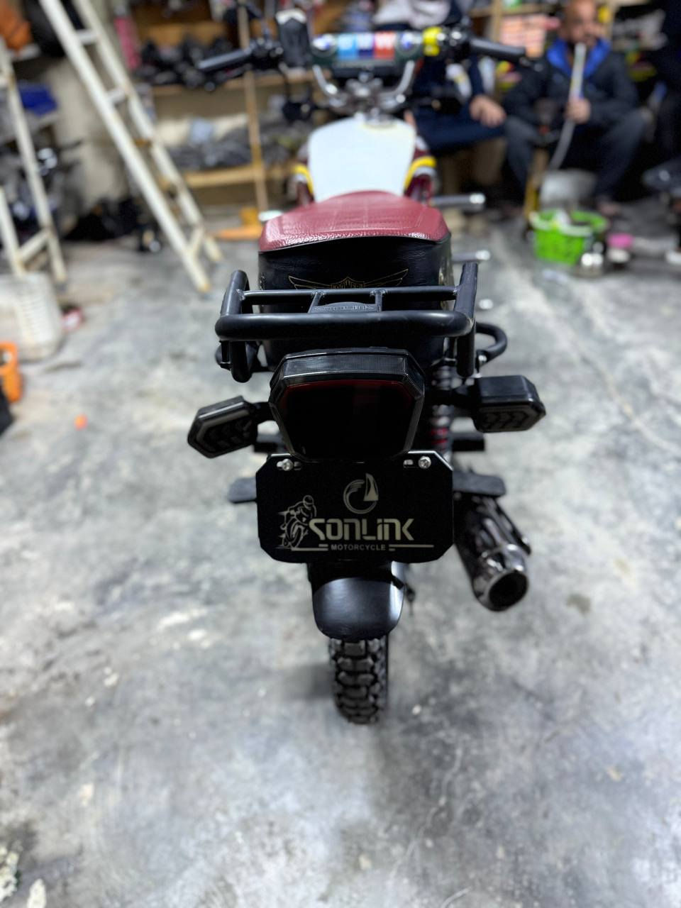 السلام عليكم دراجه ايراني للبيع2025 محرك200
بدون اوراق  
سعر الدراجه 850وبيها مجال
الرقم ***********
المو شراي لا يتصل 
المكان الحبانيه
