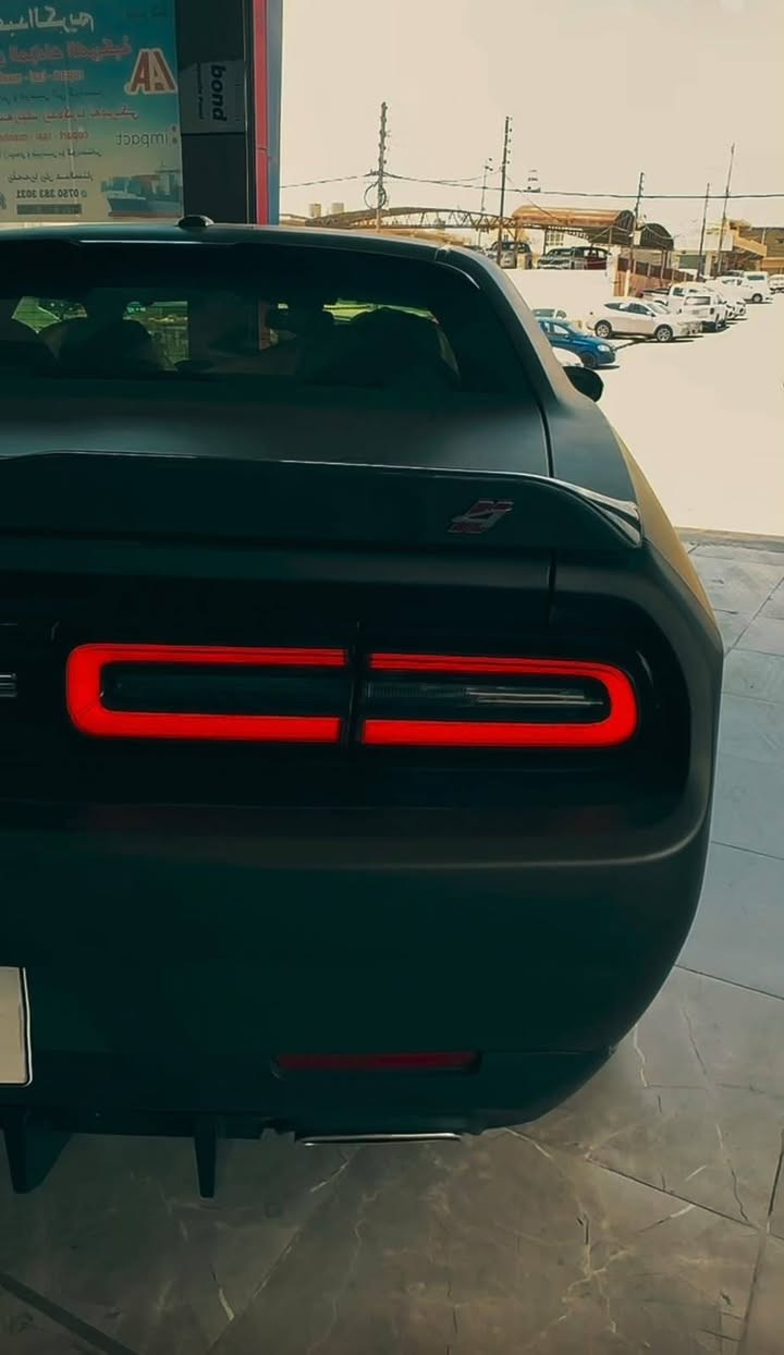 السلام عليكم
موديل ٢٢ sxt 3600 
رقم دهوك ماشي ٦٢ 
مكاني بطويريج  ب اسمي السياره 
فقط اتصال السعر 150 قفل 
حادث 3 قطع وداخل بيها 

*********** وات ساب موجود
