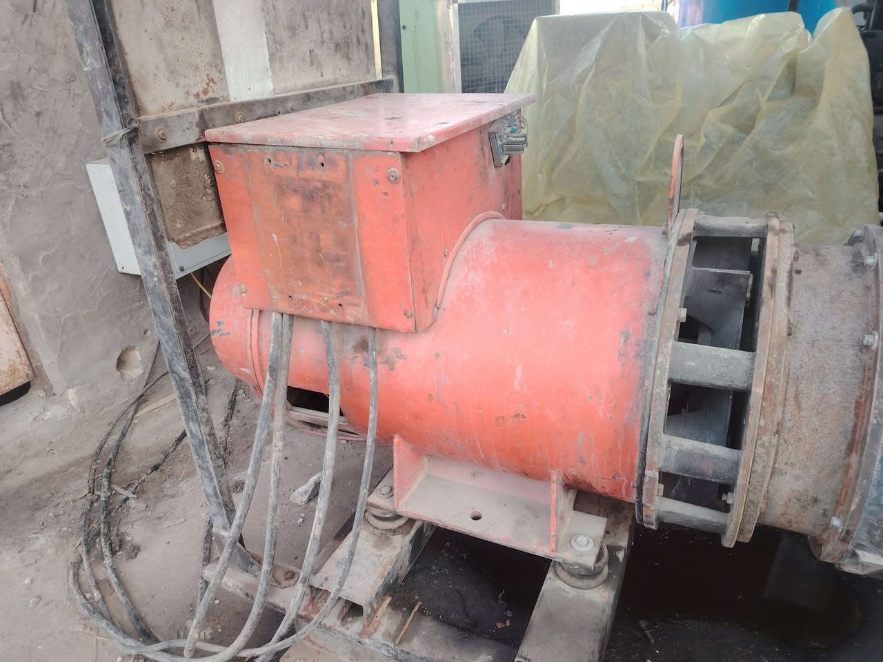 السلام عليكم جميعا
عندي مولد سكانيا 124بومه راس التوليد 350  مكينه وراس توليد بلاد شرط عالحمل  رايد مراوس بمولد سكانيا 113 بم 88 لان الحمل عندي نزل اقل ال700 المكان بابل /الطليعه /***********
