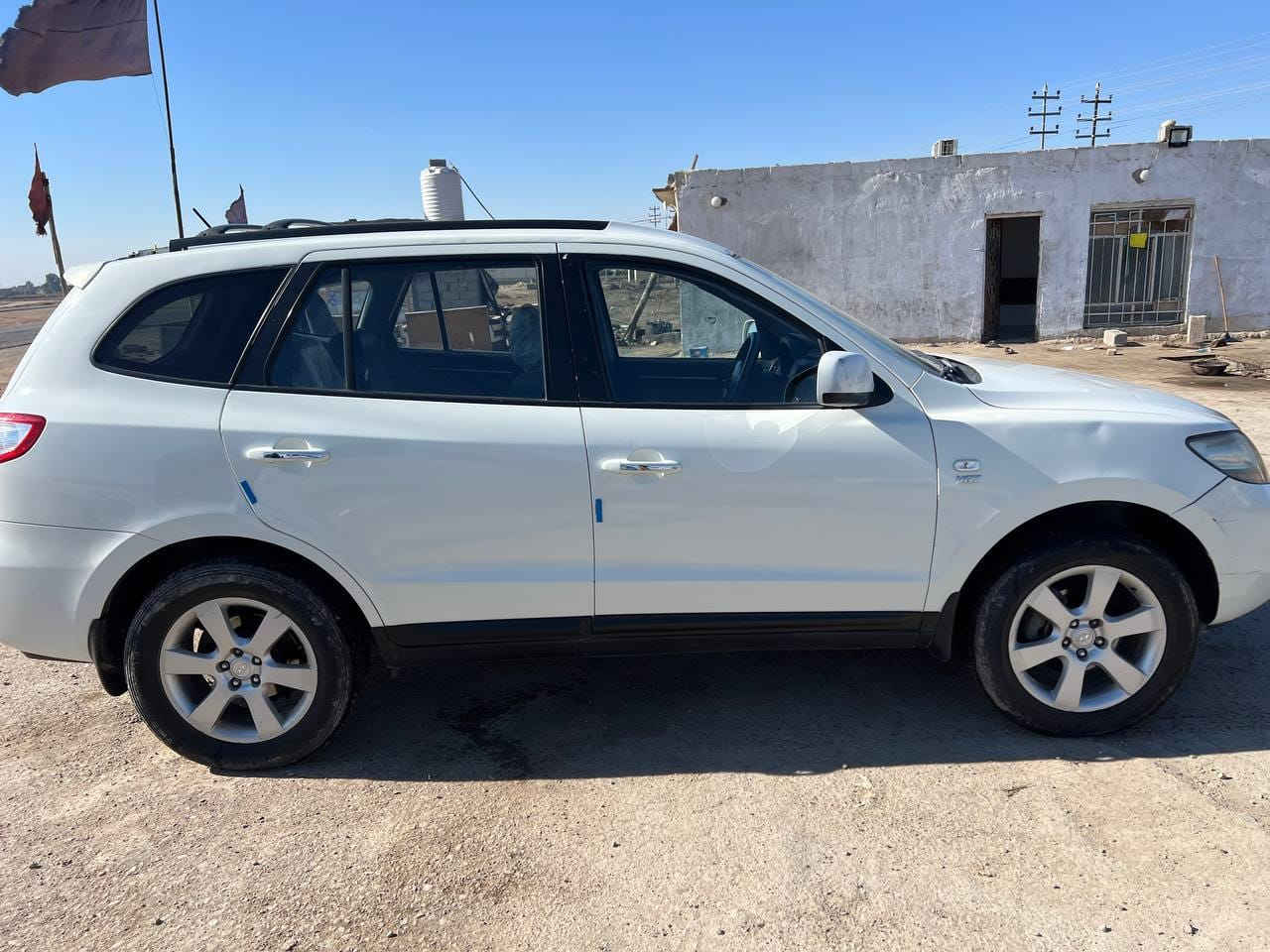 السلام عليكم 
سنتافي ٢٠١٢ كاز سياره باكيت  بدون لوحات 
فول مواصفات فتحه بالتنته طخم تاير حديدية  كير مكينه باكيت 
مكانها ناصريه السعر ٥٠ وبيها مجال عمي ترا السياره باكيت 
للاتصال ***********
