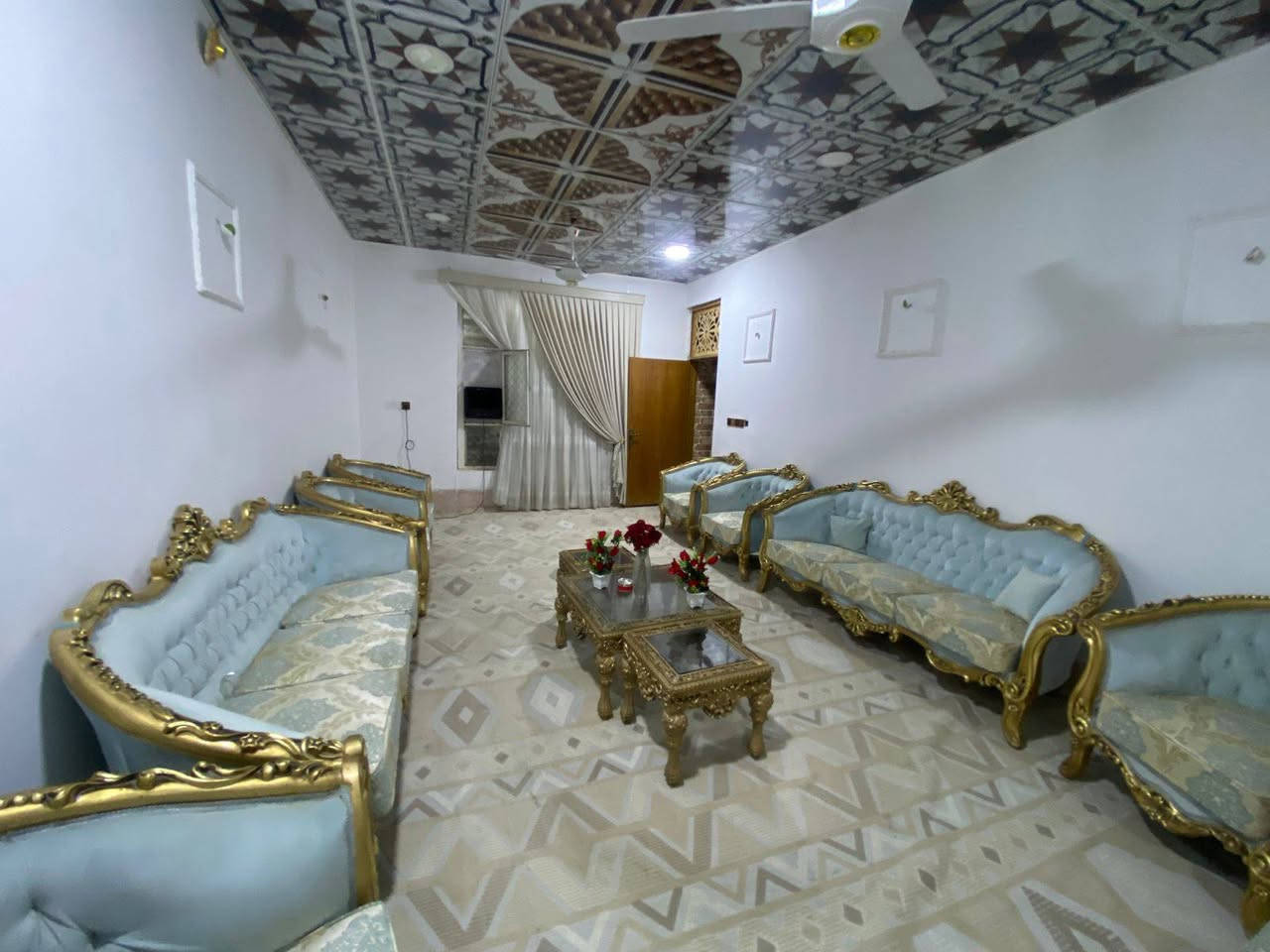 مكلف بالنشر... دار طابو صرف حي الناصرية بالقرب من اعدادية كوثى للبنات مساحة٢٦٠ متر واجهية١٣ نزال ٢٠ السعر الاتصال على صاحب الدار  ***********.       مطلوب إسكان  حسب الاتفاق يكون التسديد. تفاصيل البيت ٣ غرف نوم و مطبخ وصاله وصحيات داخلية وخارجية و صالة ومضيف. البيت جاهز
