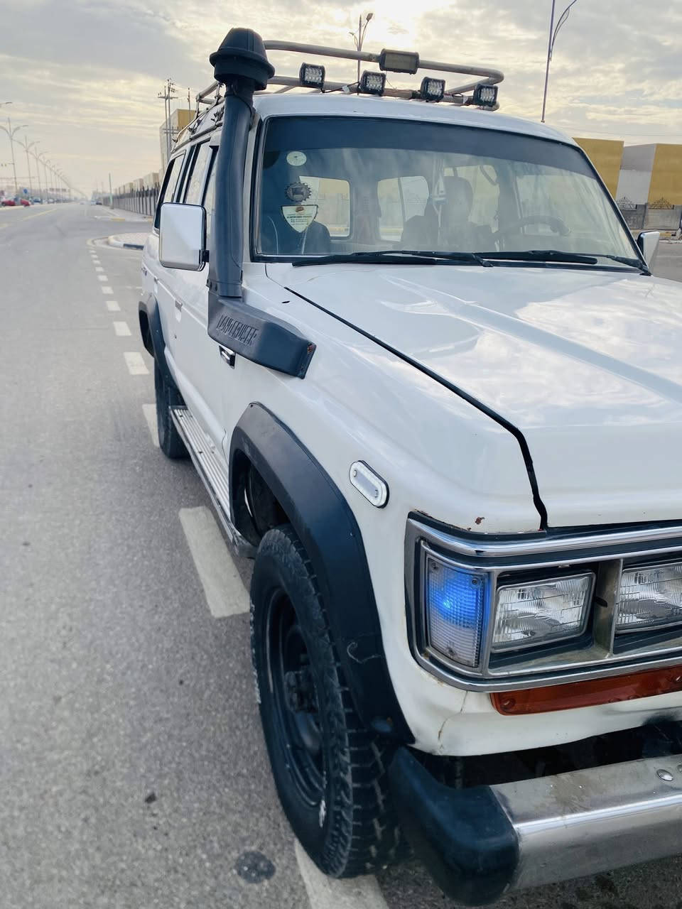 السلام عليكم 
للبيع 
لاندكروز موديل89 مسجل بالسنويه85
سياره جاهزه كير ومكينه حداديه تبريد كهربائيات كلها جاهزه
سنويه ورقم جدد
مكينه بلاديه
سوبايه ودرج اصليات سل اتيل
تخم تاير نظيف سبيسرات ترفيع
السعر 55 ورقه
العنوان كربلاء
***********
