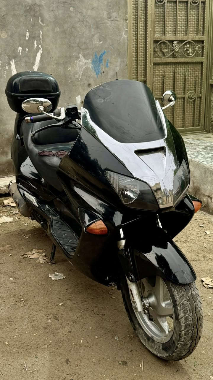 فورزه صفر سته البيع
دراجه حلوه وكامله مكمله مابيه اي نقص

مكينه ماعمه شلعه معدل فول 

كهربائي كله شغاله /مدينه الصدر

سعر ٧٥٠///***********
