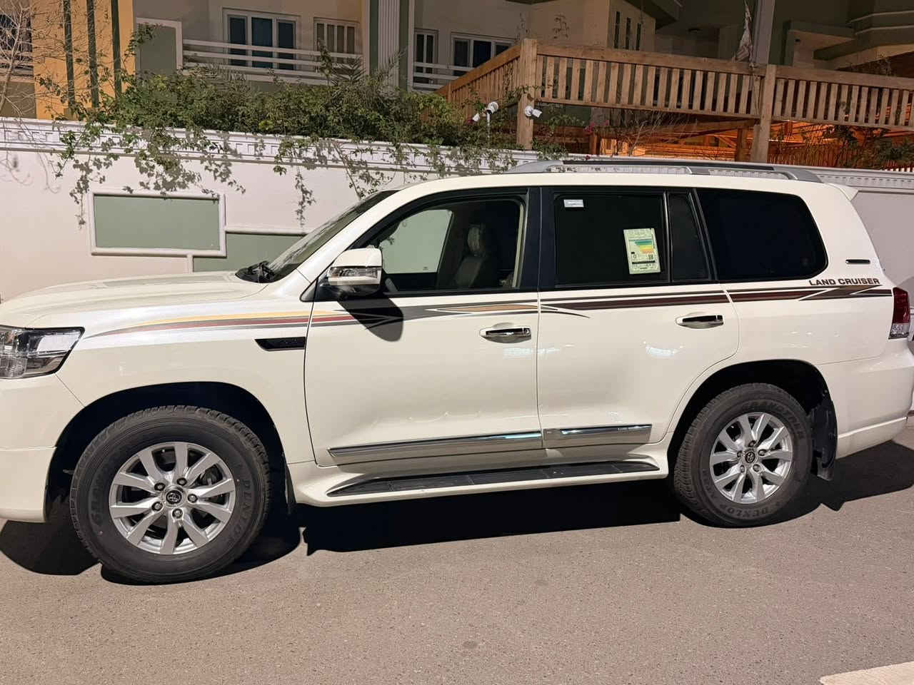 لاندكروز موديل ٢١ اخت زيرو ماشي ٢٥ الف كيلو سته سلندر رقم وسنويه جديده مكفوله كفاله عامه مغلفه ppf تخم كشنات جلد الباب الخلفي كهربائي مع ٤ كاميرات لايت زنون علما قبل اسبوع شديتلها تخم تايرات دالوب وسياره ماخذيها زيرو على ايدنا 
سعر 545 بيها مجال عنوان بصرة رقم هاتف ***********
