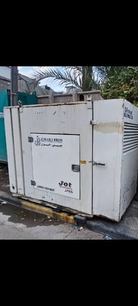 مولدة بيركنز ٦٠كيفي كاتم ٣بستم سوبر نظيفه جدا سيت بلادي للبيع بغداد ٠٧...