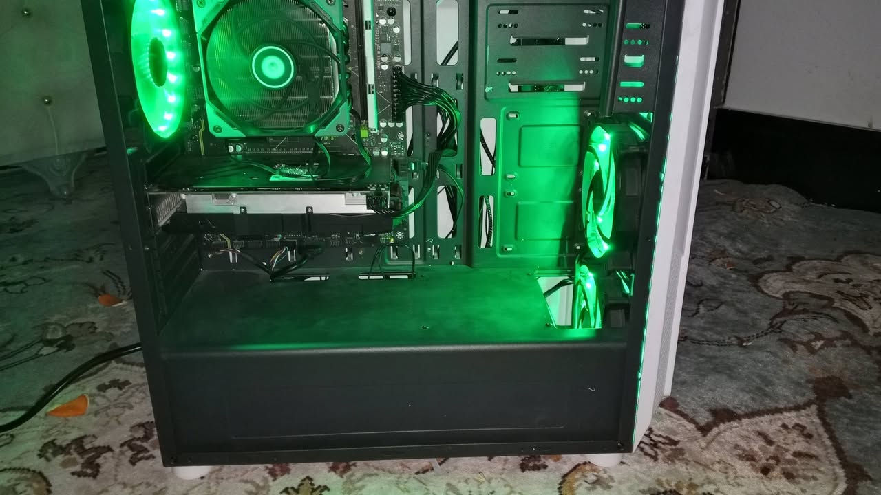 السلام عليكم ورحمة الله وبركاته .
تجمعية pc game  للبيع 
المواصفات : 

رام  :2666 DDR4 8G
كرت الشاشة: AMD  Rx 580 8g
هارد : SSD sata 521 g
بارو سبلاي: من شركة Aigo 550w
مبرد هوائي : من شركة كولر
الكيس: من خارج ابيض من داخل أسود 2 مراوح امامي و 1 خلفي 

📌 ملاحظة مهمة جداً: اللوحة الأم HUANANZHI X99-8M-F بيها مشكلة أنو كلها شغاله ما عدا مربع المعالج يعني بين قوسين (بس غير اللوحة الأم وشغل ولعب)

المعالج :  Intel Xeon E5-2680 v4
وأيضا مع تجمعية يوجد معالج Intel Xeon E5-2630 v3 

مع حساب ستيم بيه اكثر 1000 أونلاين

السعر 500 الف وبيه مجال شوية 👍🫰
للتواصل خاص او واتس اب 
***********
اذا ما تشتري لا تعبني يا حبيبي. 
سبب البيع مصاريف للجامعة 🎓👍
