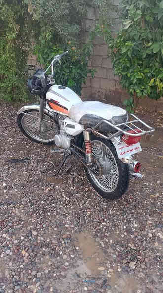 السلام عليكم
موطور للبيع السعر 200 وبي مجال شي قليل 

نوع المحرك بارت كلشي شقال بس تضرب هندر وتطلع
رقم الهاتف *********** موشراي لادك ولا تبزعني
