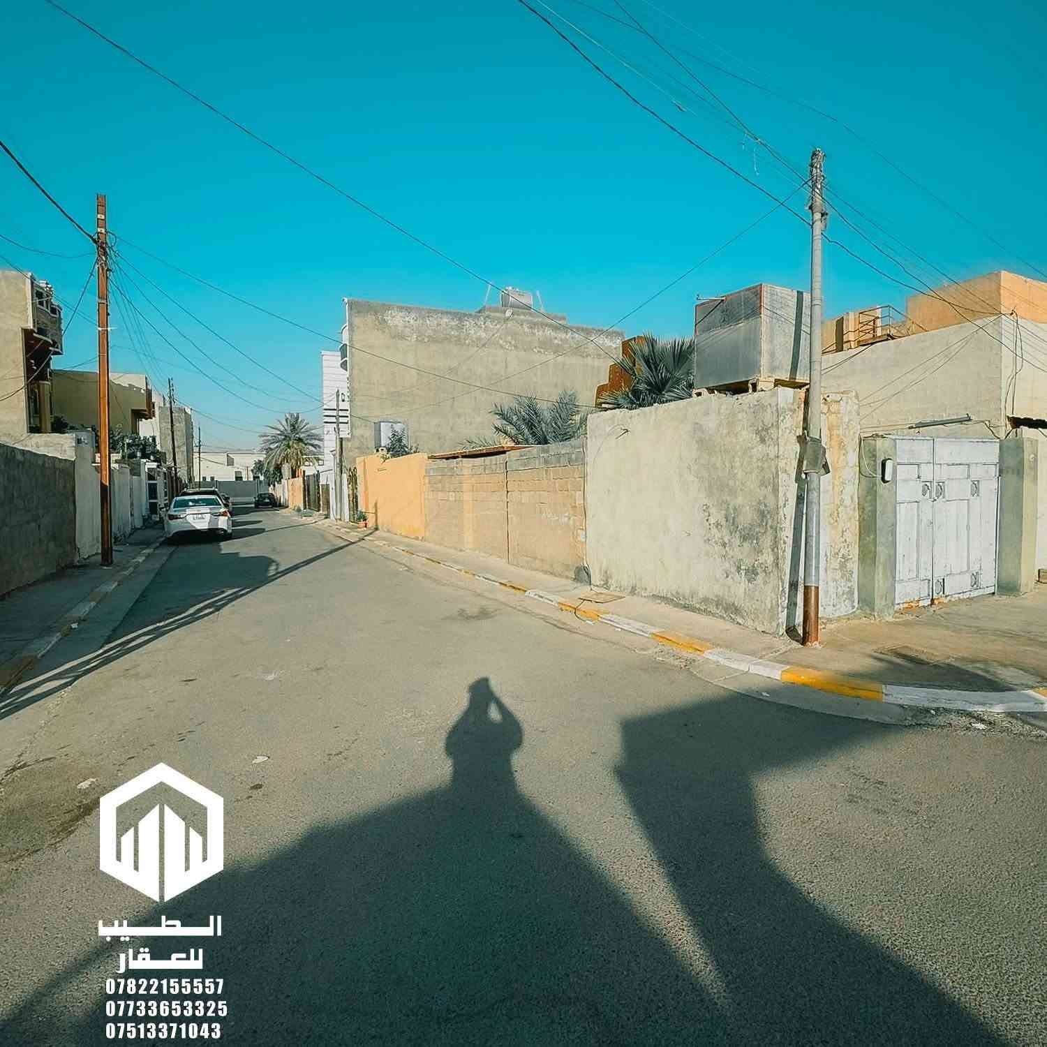 بيت للبيع في منطقة دور السمنت في الضباط الثانية 
تسلسل : 54
الموقع: منطقة الدور في الضباط الثانية مجاور مدرسة ابن خلدون للبنات 
بناء معمل السبنت 
المساحة: 216 متر مربع
نوع الملك: طابو صرف سند باسم شخص واحد
السعر : 216 مليون 

للاستفسار والمعاينة:
(مكتب الطيب للعقار)
عنوان المكتب: مجاور مجمع الشفاء - مقابل دائرة الكهرباء
للاتصال:
📞 ***********
📞 ***********
📞 ***********

