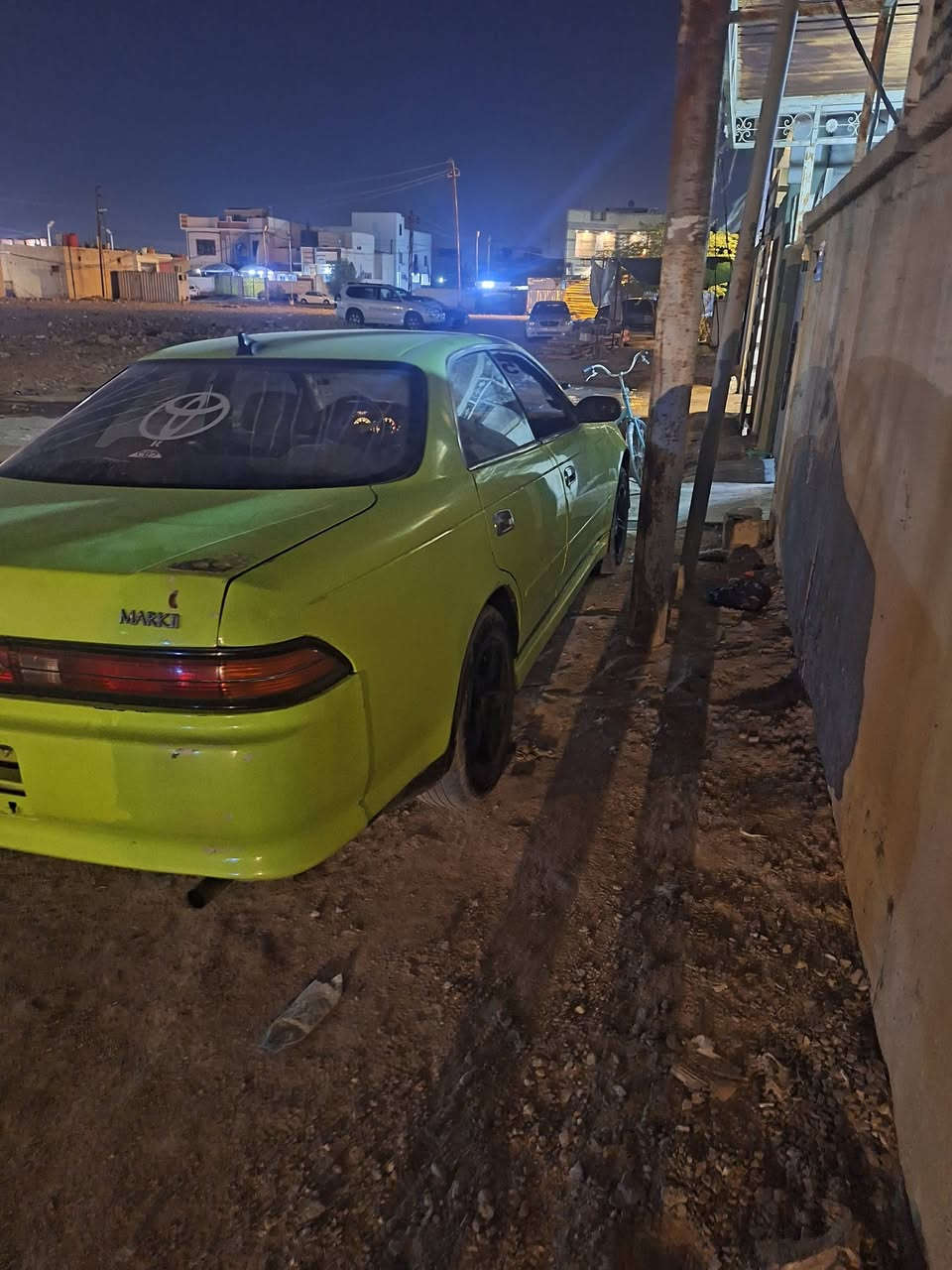 السلام عليكم سياره  النظيفه السياره ما بيها نكل جثه ولا بيها قصه اصوليه راعيها الشرعي موجود حداديتها حلوه نظيفه سعرها 50 بيها مجال المكان البصره رقم التلفون ***********
