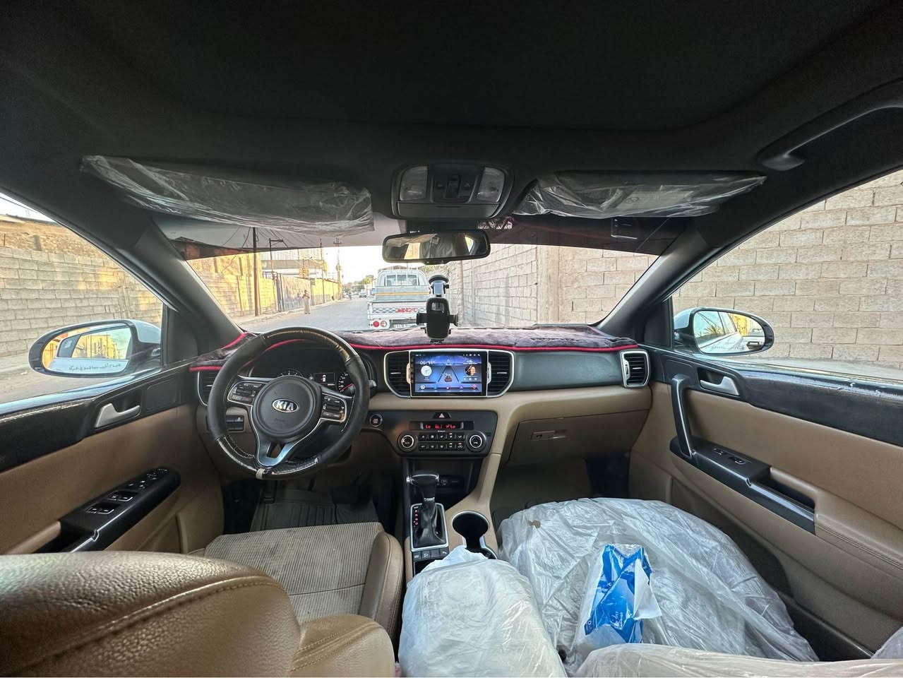 سلام عليكم
سبورتج موديل ١٨ خليجية للبيع
مواصفات
بصمة
بانورما
كشنات كهرباء
داخل عسلي
حساسات امامي خلفي
ماشية ٩١ الف 
بية صبغ شوية من دعامية وشوية من جاملغ امامي مال طخة دراجة 
السعر ١٩٠ وبية مجال
*********** بغداد, العراق

