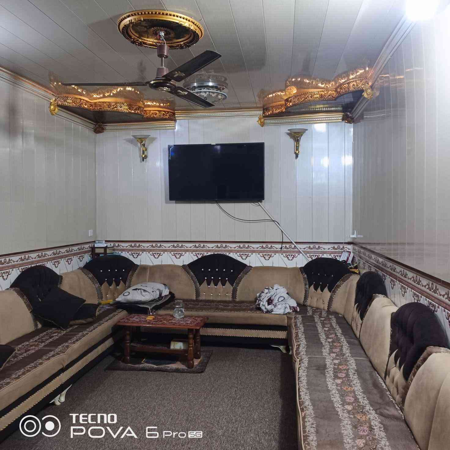 بيت ١٢٠متر للبيع شارع الامام الباقر قريب عن الشارع ٣بيت  ***********
