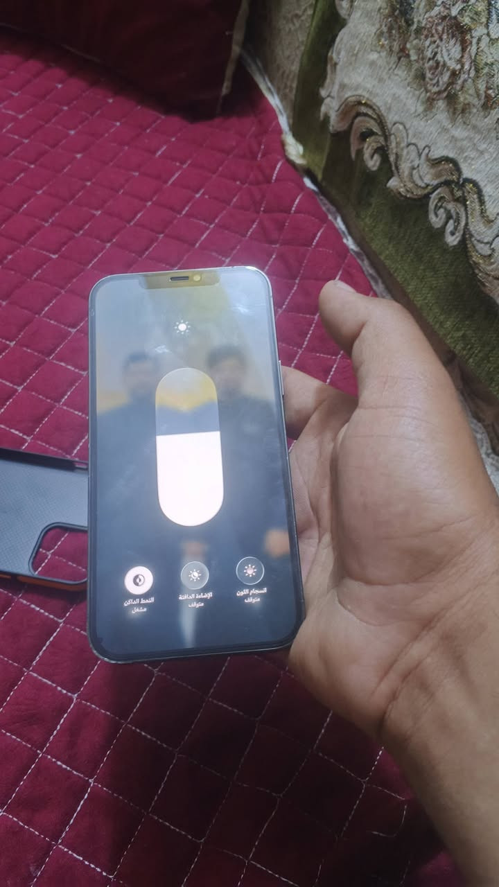 السلام عليكم
ايفون 12 برو ماكس مكفول مامفتوح بطاريته 81 كلشي مااملعوب بي 
فقط الخط واقف تخطي ..يعني شريحه اكترونيه ..
فيس ايدي شغال سعره خاص  
لتواصل اتصل او واتساب ***********@
