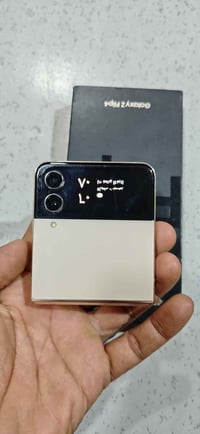سامسونج Z flip 4 • موبايل سامسونج • هاتف قابل للطي • Z flip 4 • شاشة م...