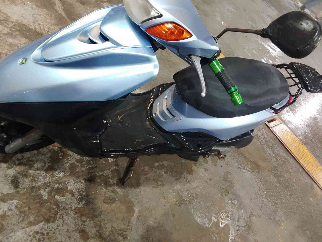 السلام عليكم عندي دراجه اكزز نضيفه مكاني الكاظميه الطي السعر 800الف ***********
