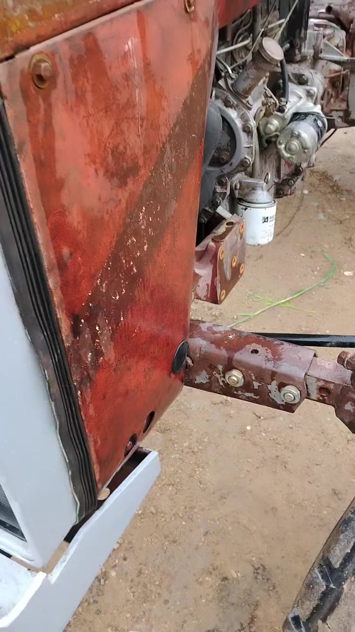 سلام عليكم  فوركسن انكليزي موديل 82 حجم 290 مكفواله محرك كير اكسل  كله بل شرط  سلف باتري كامله   سنويه ديالي.  ومكانه ديالي للتصال ***********
