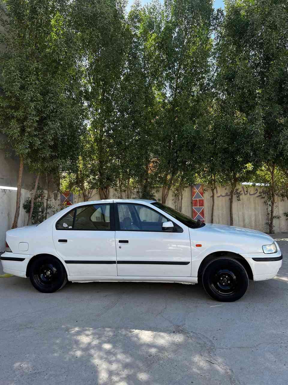 السلام عليكم سمند موديل ٢٠١٢ السياره بلاديه كلهه ونضيفه جداا كير ومحرك وحداديه امامي وخلفي كله جديد تبريد ثلج كهربائيات كلهه شغاله دواخلهه عله وضع الشركه السياره جاهزه ومابيه اي نقص بأسمي ارقام وهزه جديده السعر ٥٠ وبيه مجال قليل الشراي يتصل أو يجي واني بالخدمه مااكطع سعر بالتليفون *********** السياره جديده حته دوساتهه بلاديه
