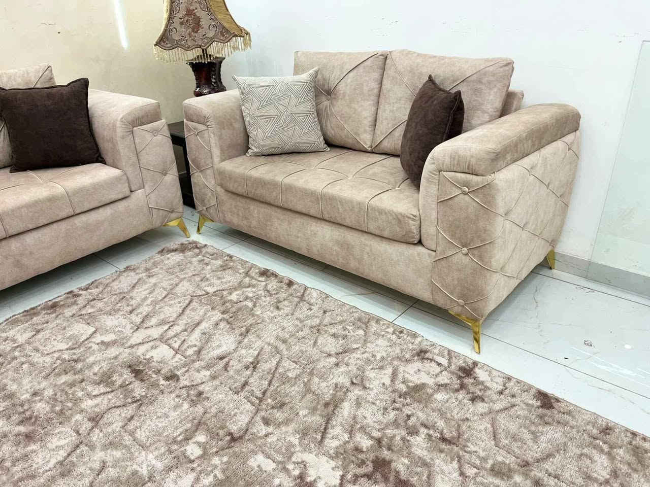 🛋️✨ طقم كنب كابتنه فخم – 7 مقاعد ✨🛋️
طقم كنب أنيق يعطي فخامة ولمسة راقية للصالون، تصميم كابتنه مميز وألوان هادئة تناسب أي ديكور 🤍
🔸 7 مقاعد مريحة 
🔸 هيكل خشب  سويد  قوي ومتين 🌳
‏أسفنج دلوب 
🔸 طبقة بوليستر لراحة إضافية
🔸 قماش فاخر وناعم ✨
🔸 استخدام بسيط جداً
🔸 بدون خدوش – بحالة الوكالة ✔️
📍 متوفر خدمة معاينة عمان, محافظة عمان


**إذا كنت صاحب هذا الإعلان وتريد حذفه لأي سبب، رجاءا أرسل رسالة إلى الدعم الفني**