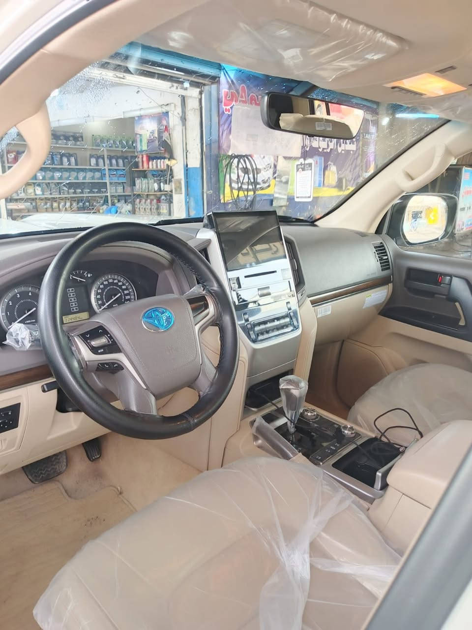 مكلف بالنشر رقم صاحب السياره
‭0783 255 9187‬
لاندكروز 
موديل 2021
رقم اربيل بأسمنه هزه وسنويه جديده
السياره شركات 
باب خلفي كهرباء +حساس+كامره
داخل بيجي +مقاعد كهرباء
تبريد3قطع
فور ويل
بصمة تشغيل وابواب
لايت زنون +زراك لايت
ثلاجه داخليه
السياره جديده كلش
مكفوله من الضربه والصبغ والبارد 
ماشية 145الف كيلو
السعر530$وبيها مجال 
مكان السياره بغداد الكرخ
