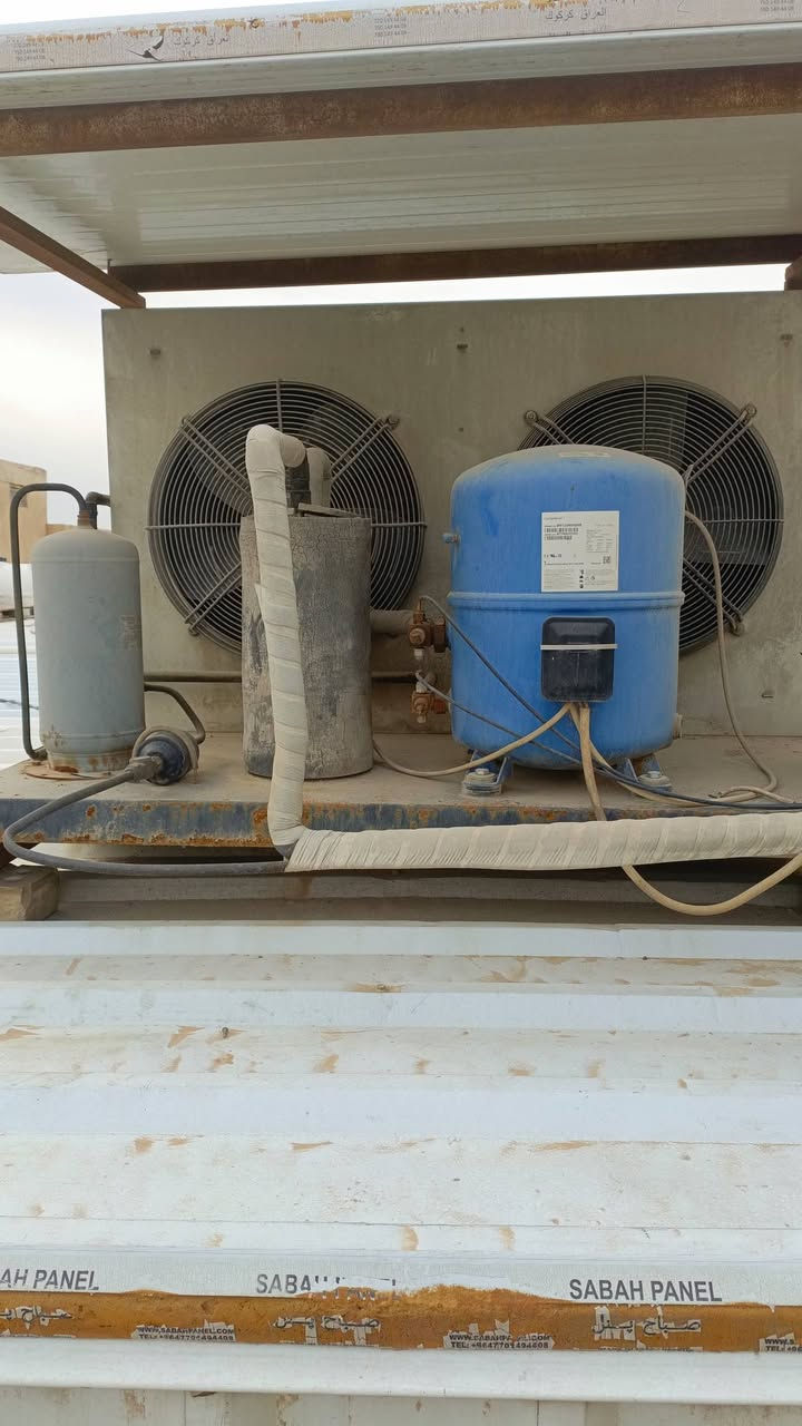 براد للبيع 10 طن تبريد مع غرفه 3في 6
شغال 100 بالميه 
***********
