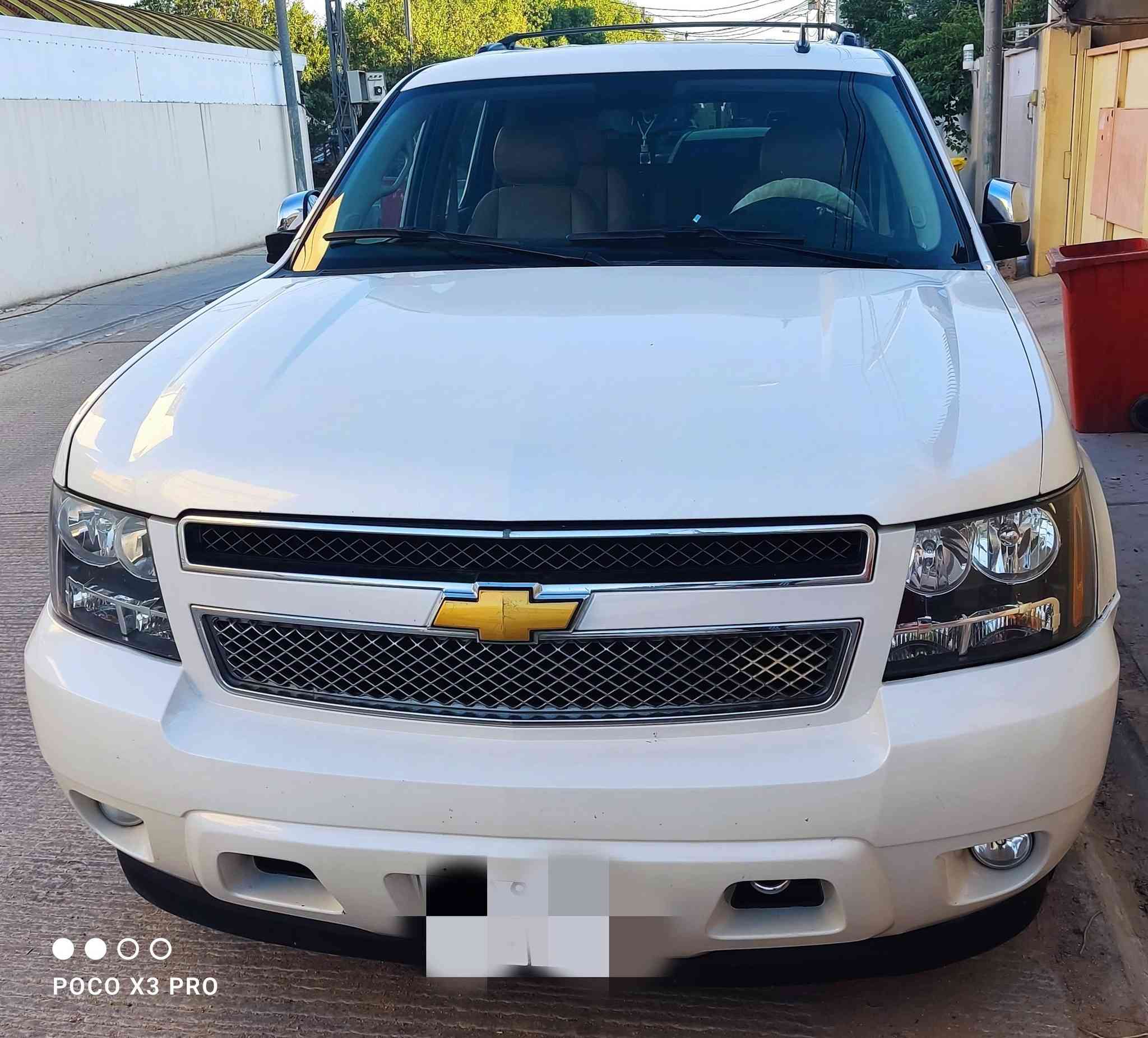 السلام عليكم...
للبيع شوفرليت تاهو 2014 LTZ  امريكي  حادثها بسيط جدا  صبغ على كد شبر بين الباب والچاملغ الامامي الايسر  
سياره دخول جديد 
قرار 102 لسنة 2026
رقم بغداد  الدولي
الحاله _ ممتازة جدأ
مكينة 5300
تشغيل عن بعد  _ كاميرا خلفية _ رادارات امامية وجانبية _ حساسات خلفية  _ بلاجكتور   _ كشنات جلد  كهرباء _ كشن خزن _ كشن تبريد تدفئه  _ صندوق جك كهرباء _  usb _ سلايد روف - فور ويل _  دوسات بانزين وبريك كهرباء - شاشات وسطية 
وبعد بيها كومه مواصفات تجي وتشوف بعينك افضل 
السيارة باقية ع نظافتها داخل جلد بيجي نظيف جدااااااا
محرك وكير بحالة ممتازه برغي واحد مامفتوح بيها
بدون صوت بدون دخان بدون بخار 
ويل LTZ حجم 20 
مكان السيارة النجف 
السعر 240 وبيها مجال بسيط 
اخوان اعتذر عن المراوس للبيع فقط 
للاستفسار الاتصال على الرقم ***********
